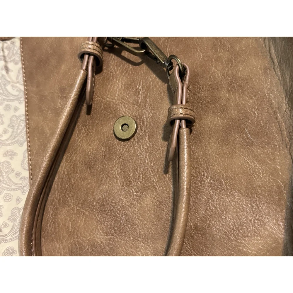 Simply Noelle Shoulder Bag Crossbody Purse Boho Faux Leather Handle Strap 11x10
